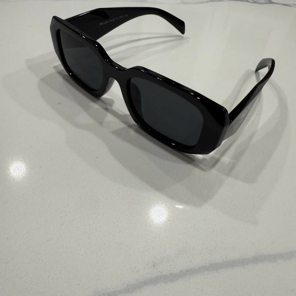 Black Milano Prada Shades Rectangular Women's Sun… - image 1